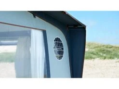 Isabella Caravanvoortent Capri North 250 -Outdoor Kampeersportwinkel 2 2 isabella caravanvoortent capri north deur isacaprinorth